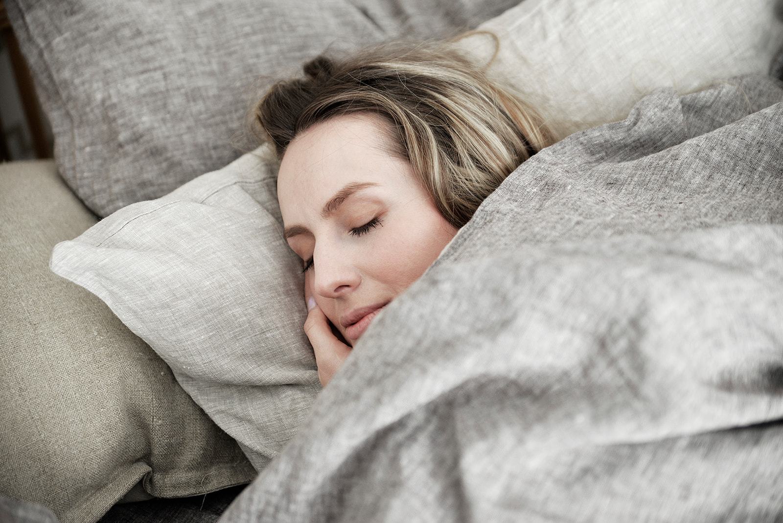 Why you should rest on a linen pillowcase?